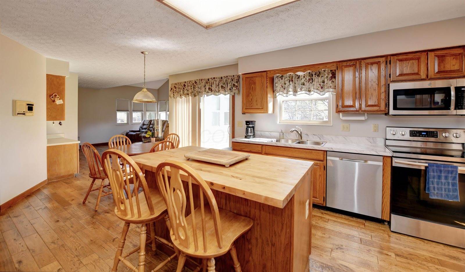 2796 Wynneleaf Street, Hilliard, OH 43026
