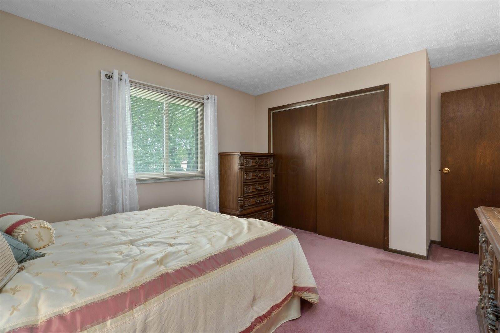 6898 Starfire Drive, Reynoldsburg, OH 43068