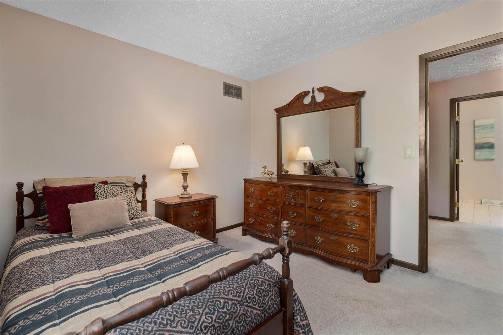 6898 Starfire Drive, Reynoldsburg, OH 43068