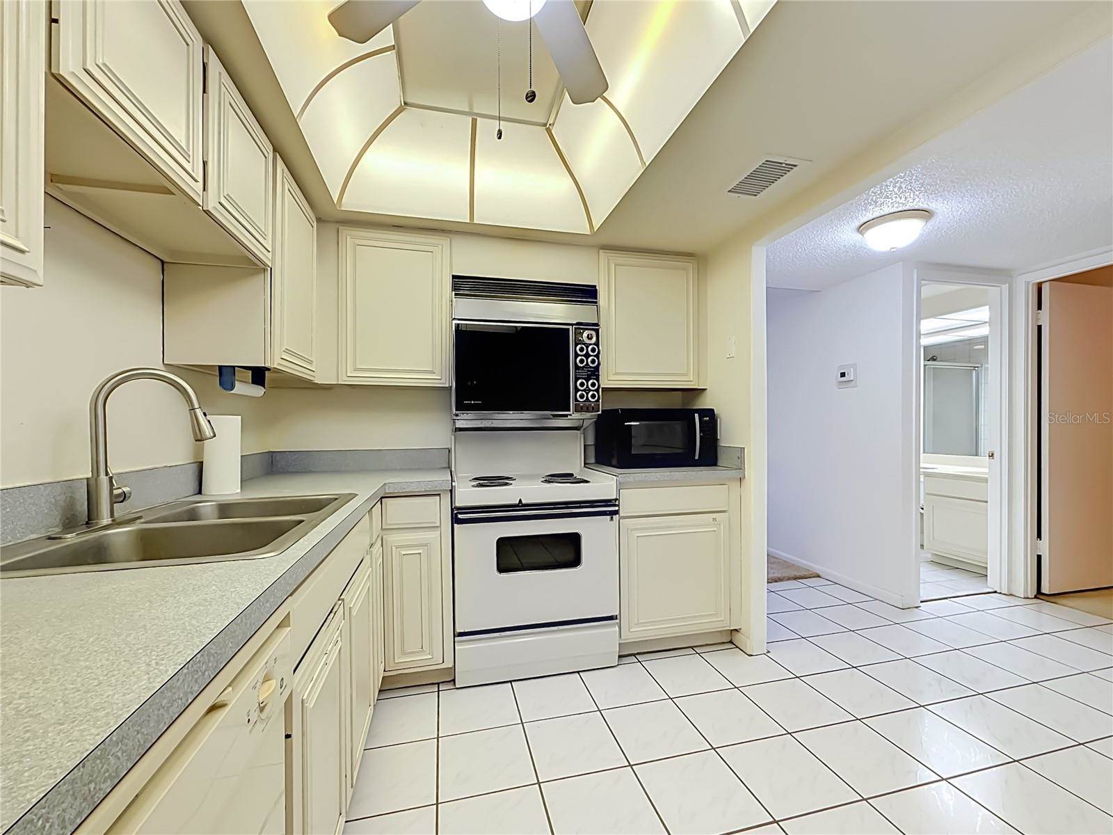 7100 Sunset Way, Saint Pete Beach, FL 33706