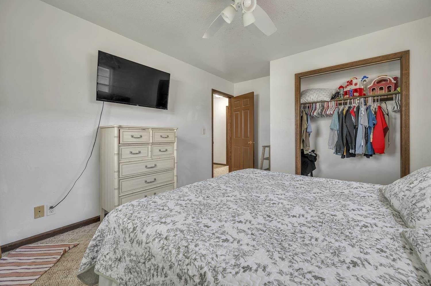 410 Q, Milford, IA 51351