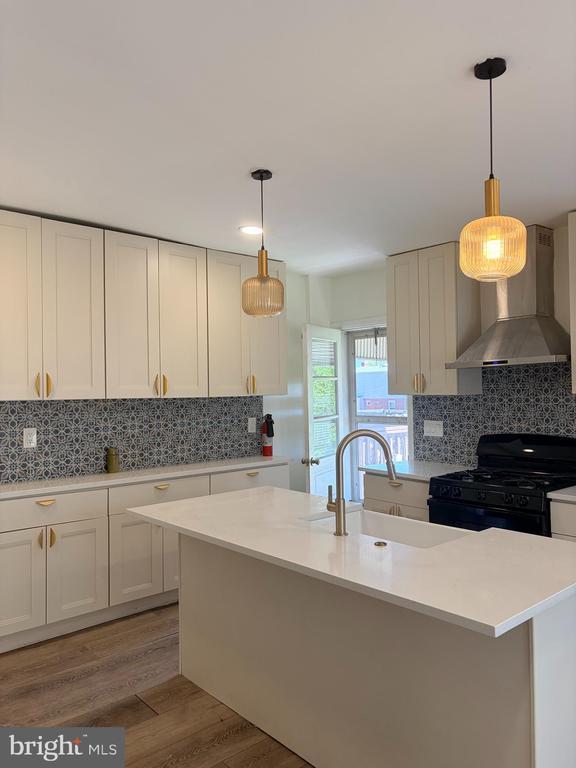 60 West Broadway Avenue, Clifton Heights, PA 19018