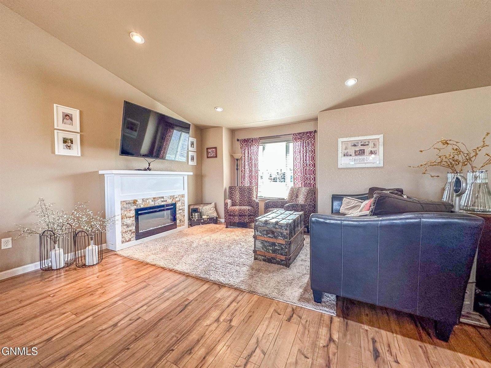 502 Granite Drive, Bismarck, ND 58503