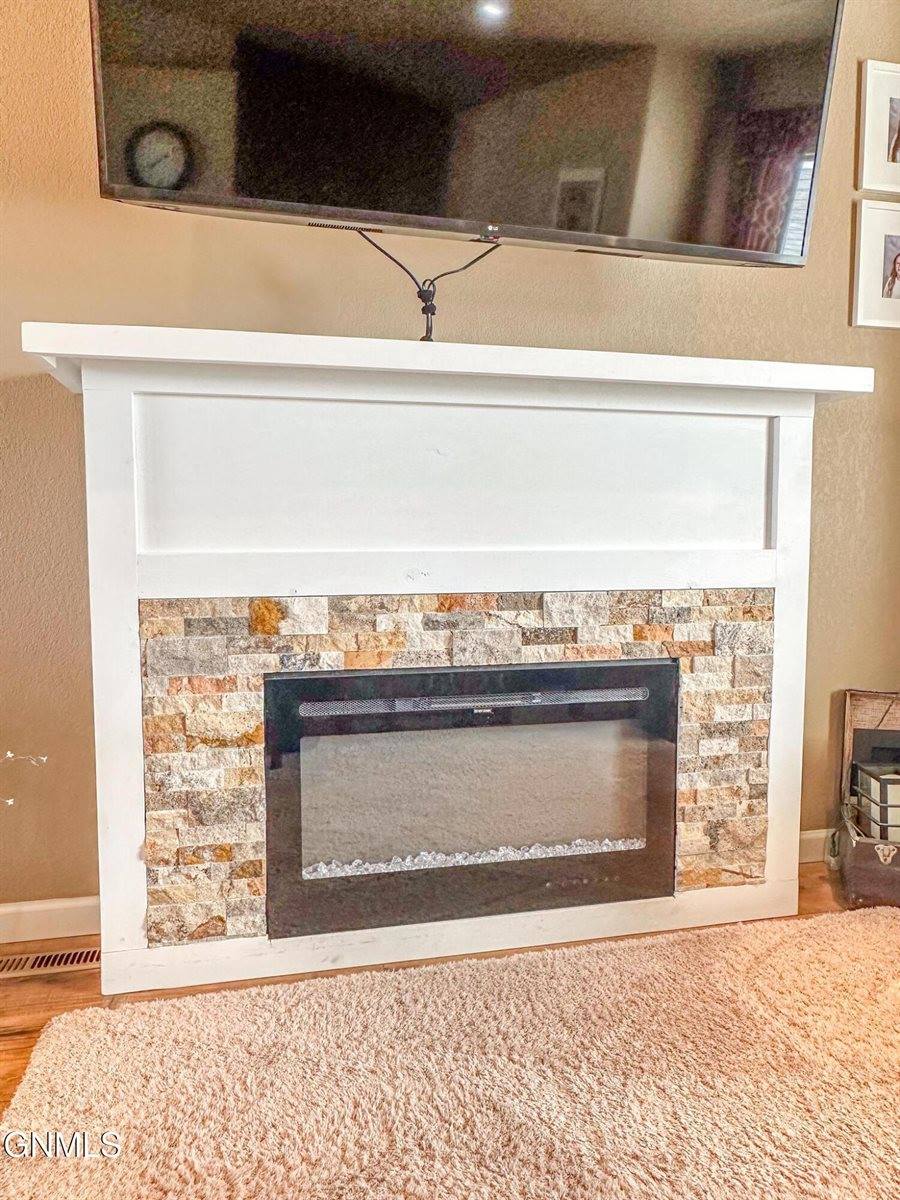 502 Granite Drive, Bismarck, ND 58503