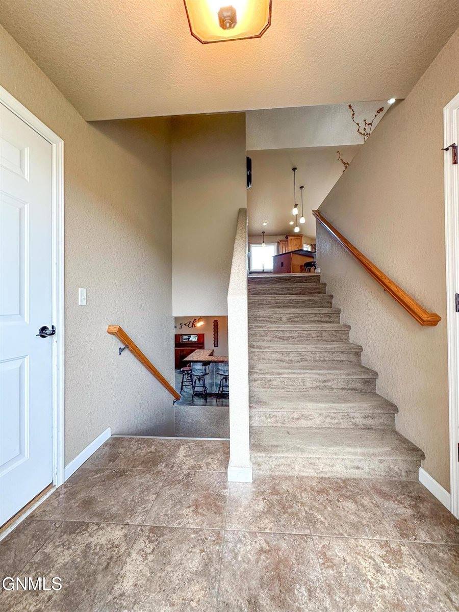 502 Granite Drive, Bismarck, ND 58503