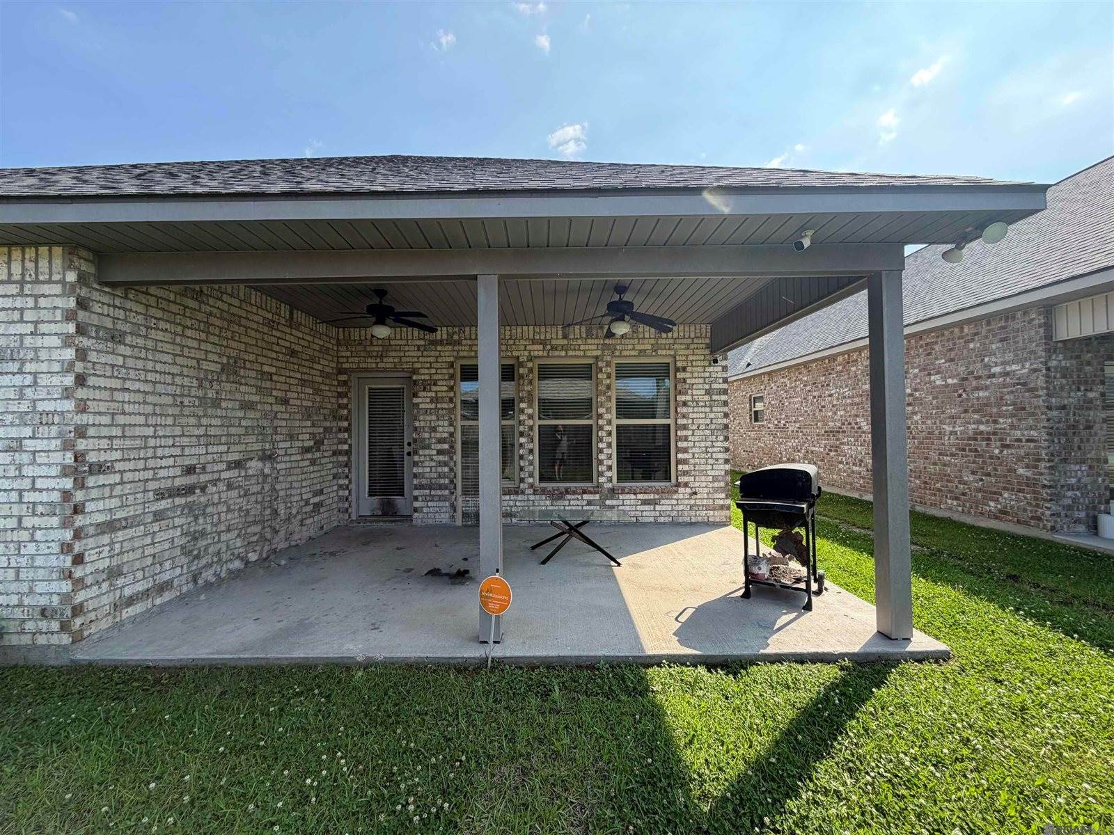 1074 Elliston Dr, Gonzales, LA 70737