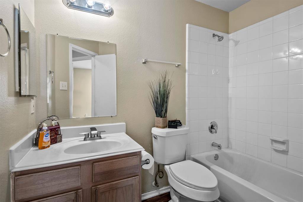 5589 Hunters Bend Lane, Dallas, TX 75249