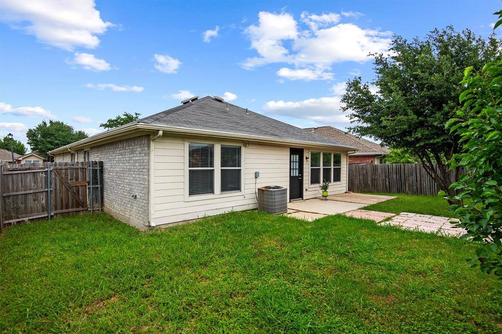5589 Hunters Bend Lane, Dallas, TX 75249