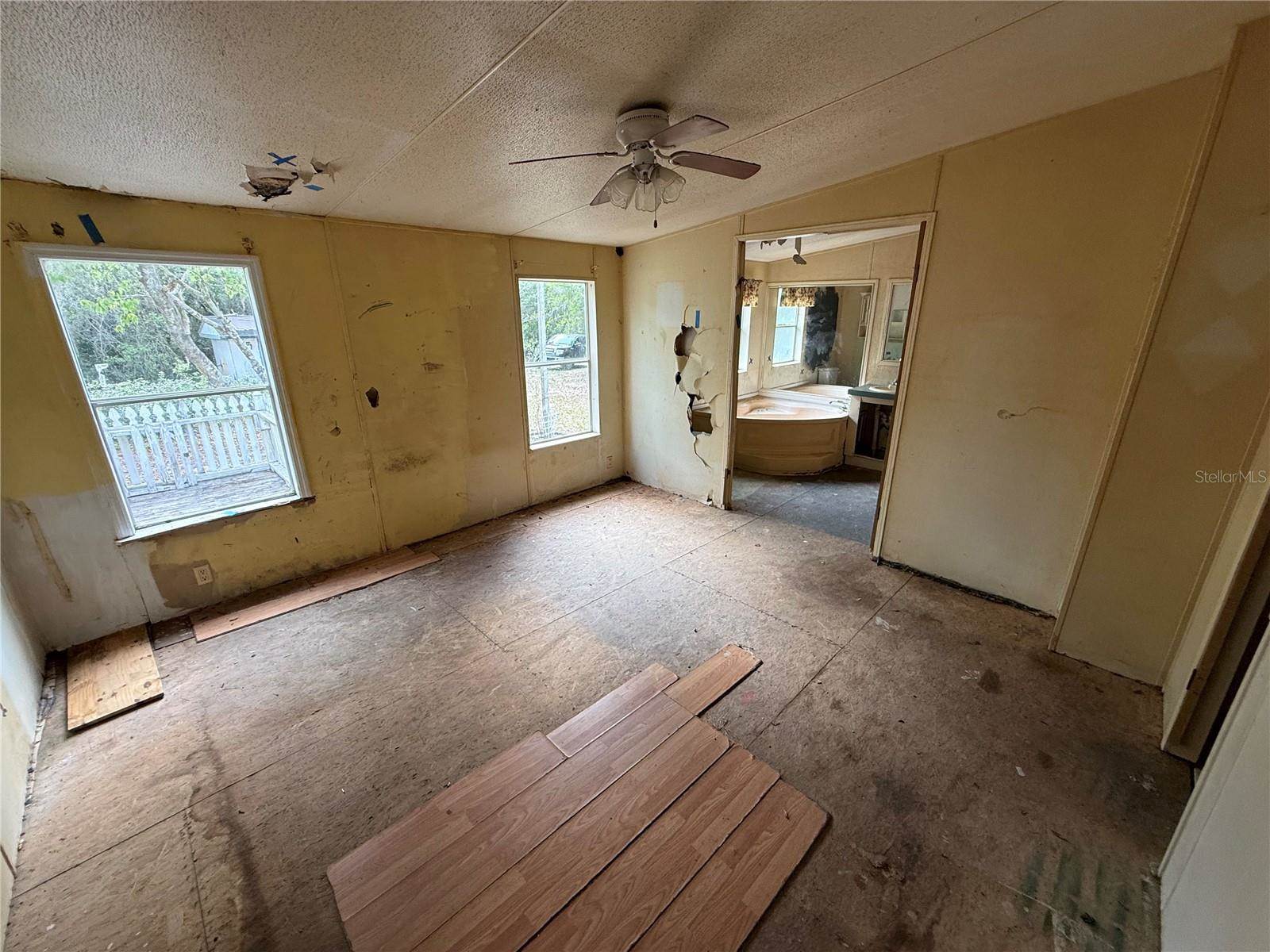 18710 SE 61st Street Road, Ocklawaha, FL 32179