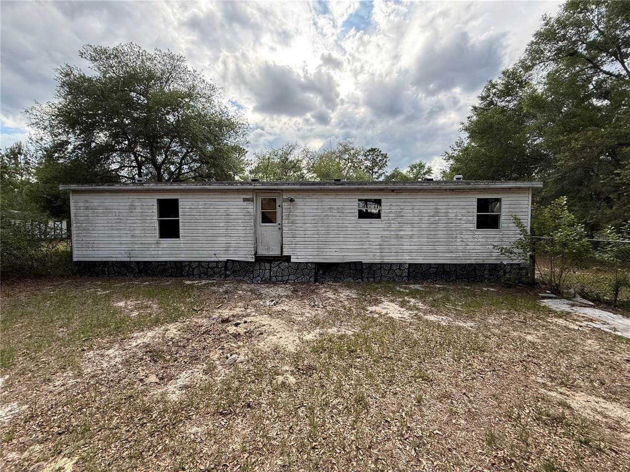18710 SE 61st Street Road, Ocklawaha, FL 32179
