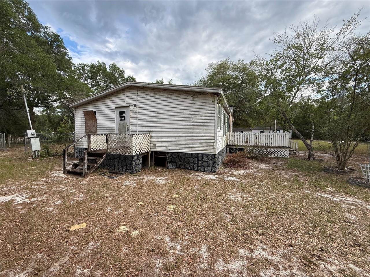 18710 SE 61st Street Road, Ocklawaha, FL 32179
