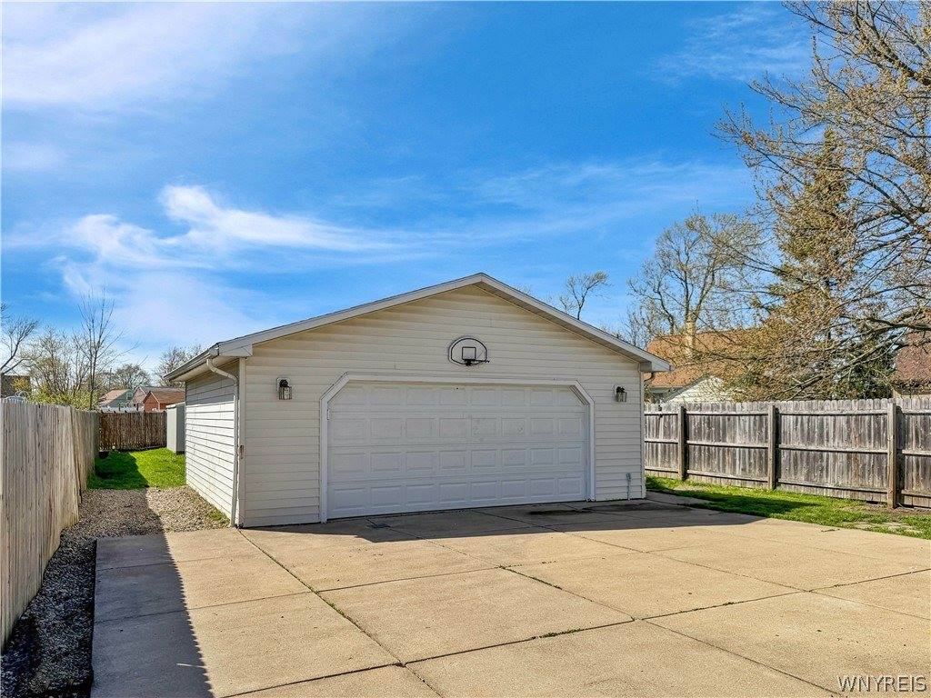 874 Beach Road, Cheektowaga, NY 14225