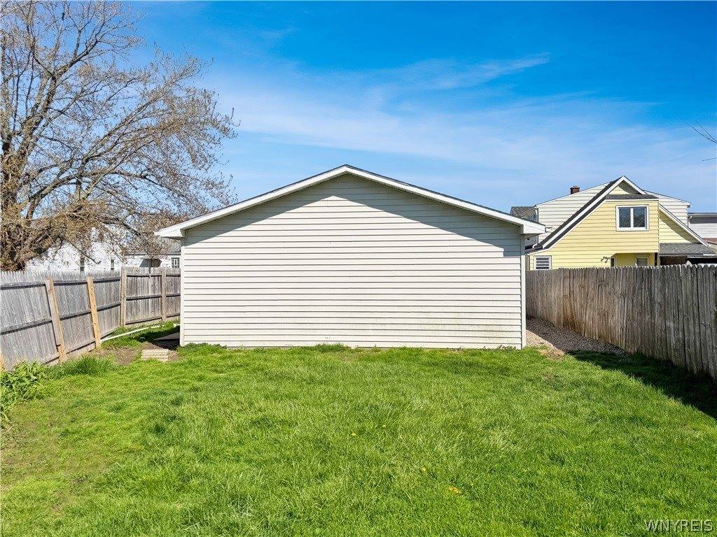 874 Beach Road, Cheektowaga, NY 14225