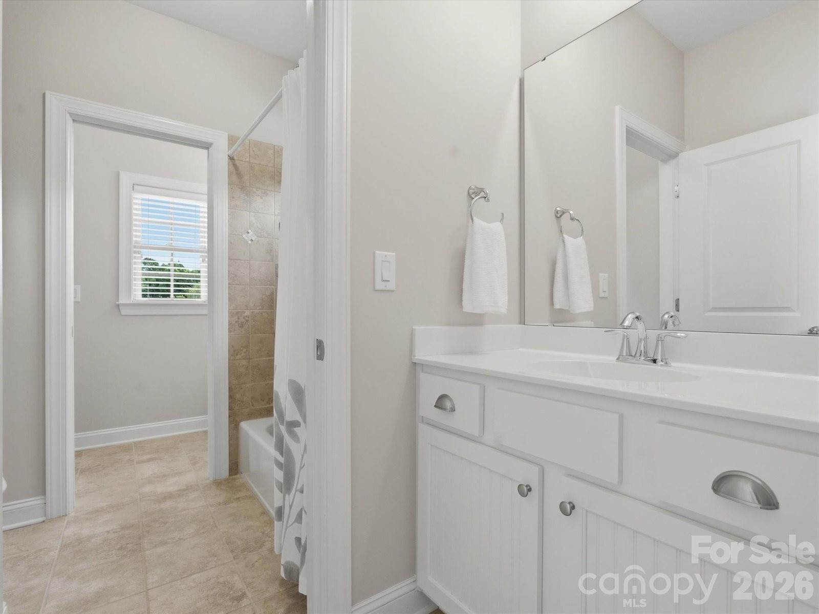 1003 Desborough Drive, Matthews, NC 28104