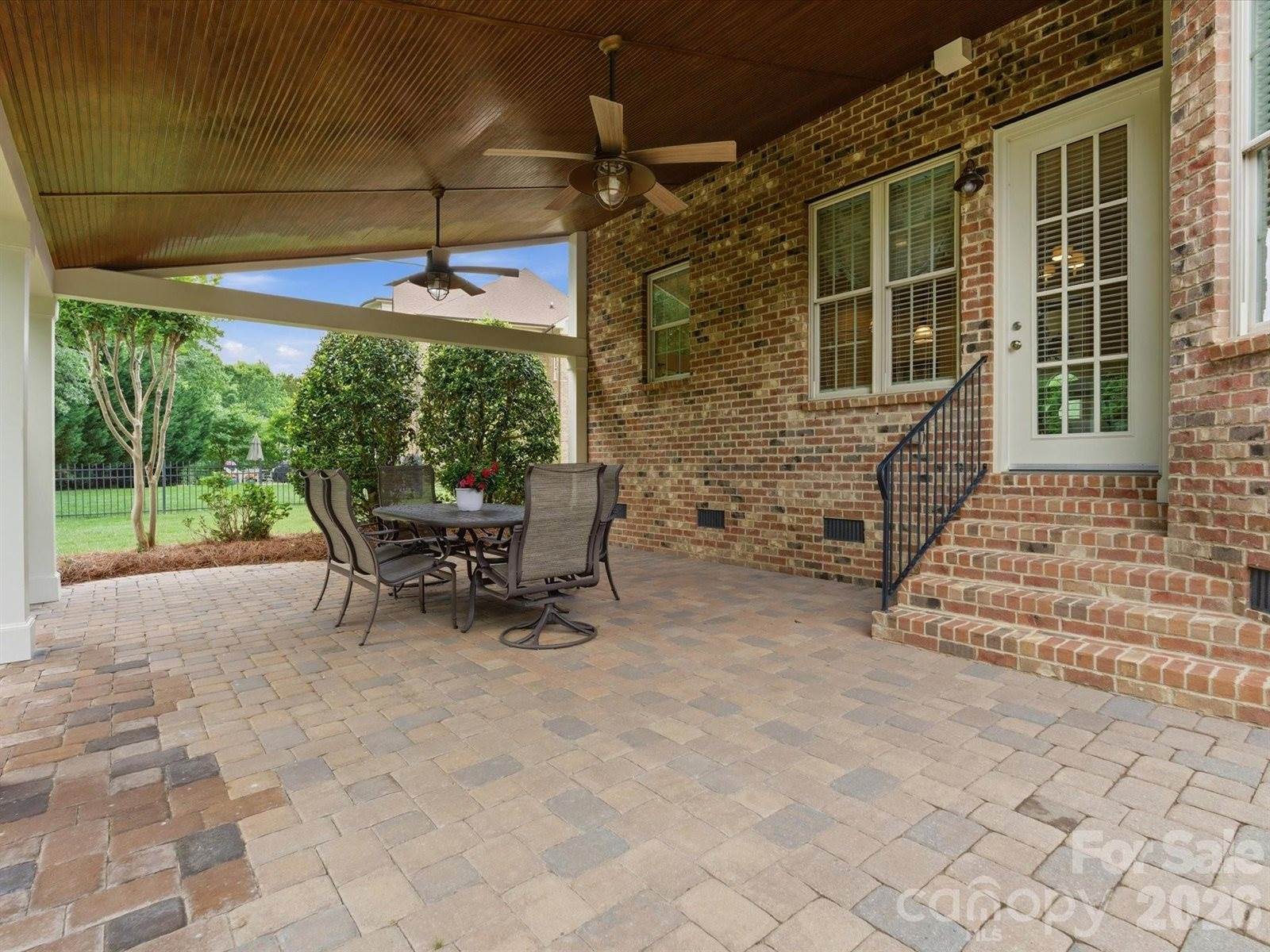 1003 Desborough Drive, Matthews, NC 28104