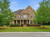 1003 Desborough Drive, Matthews, NC 28104