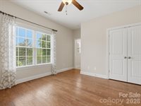 1003 Desborough Drive, Matthews, NC 28104