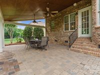 1003 Desborough Drive, Matthews, NC 28104
