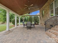 1003 Desborough Drive, Matthews, NC 28104