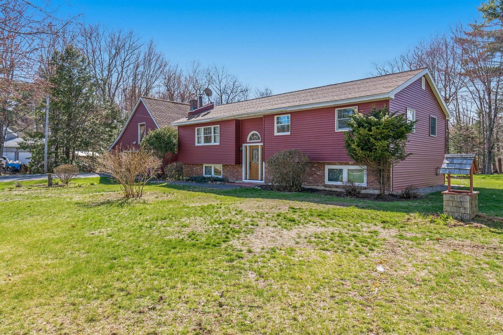 64 Annabessacook Drive, Winthrop, ME 04364