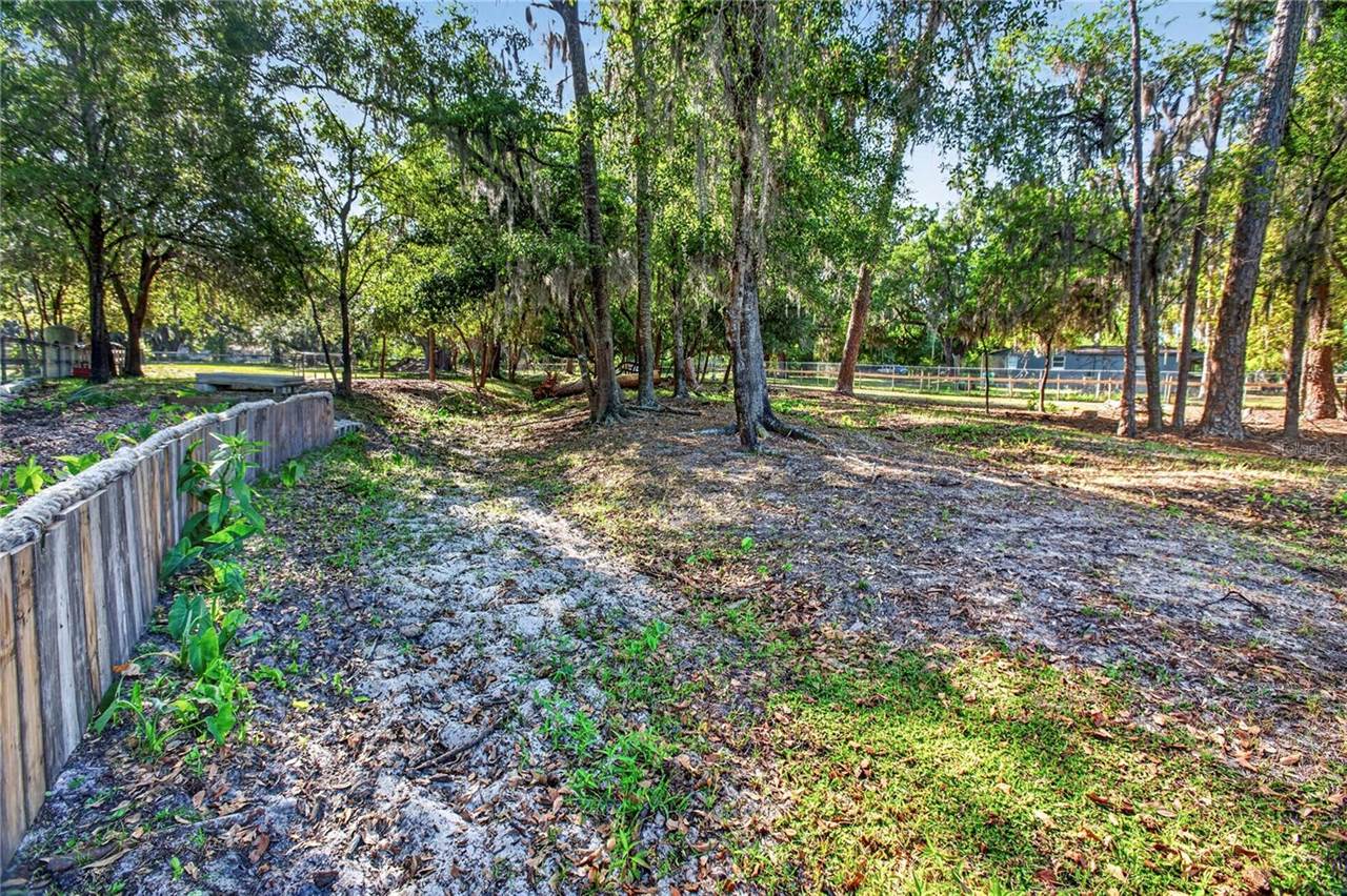 10627 Mcintosh Road, Thonotosassa, FL 33592