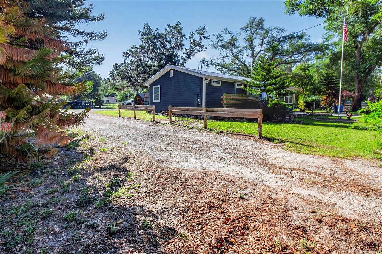 10627 Mcintosh Road, Thonotosassa, FL 33592