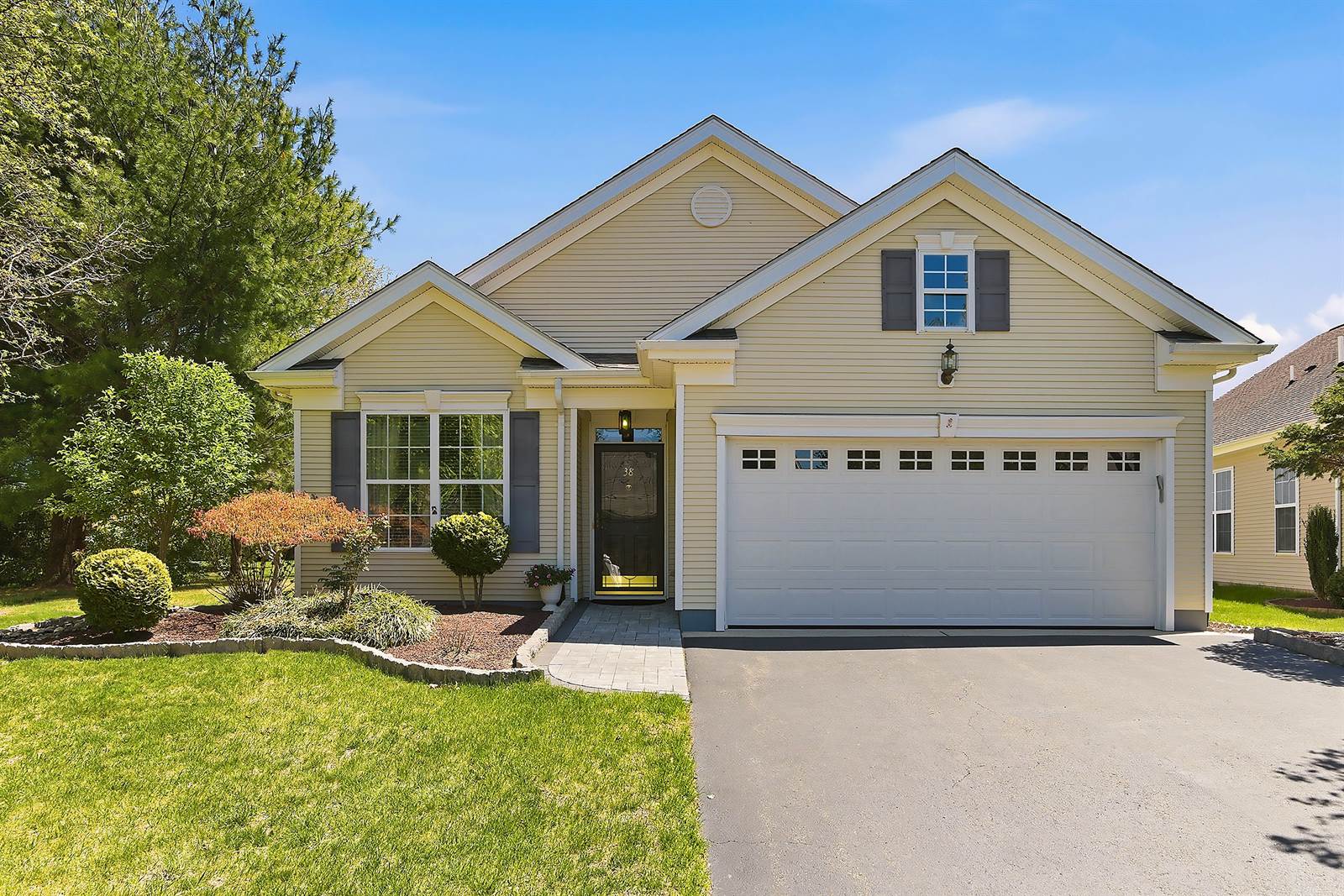 38 Banstead Way, Jackson, NJ 08527