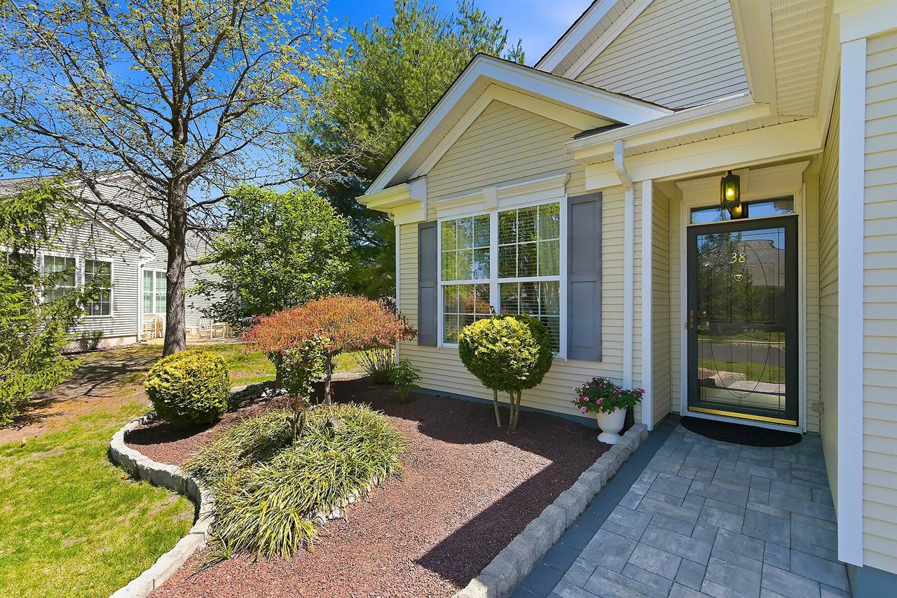 38 Banstead Way, Jackson, NJ 08527