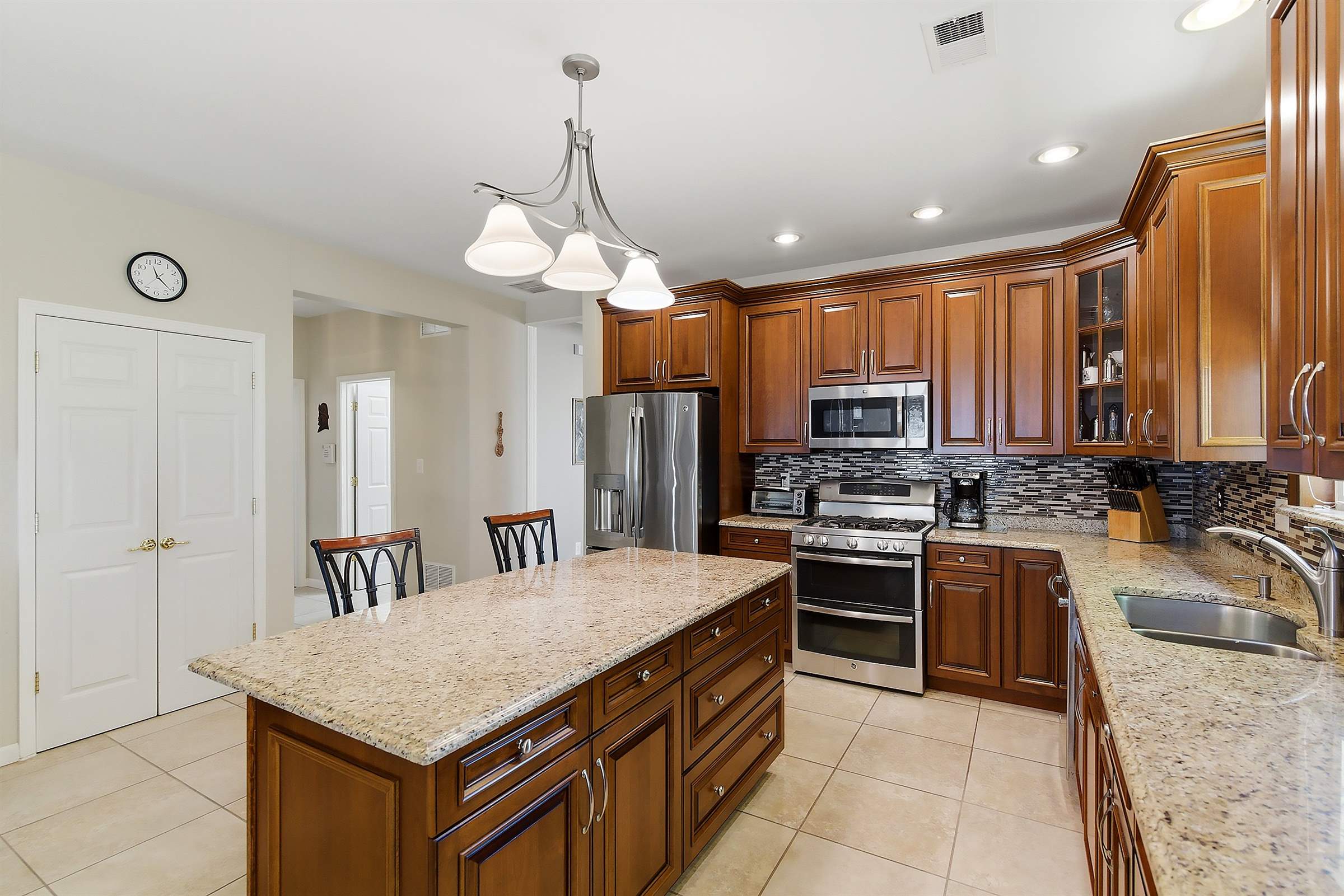 38 Banstead Way, Jackson, NJ 08527