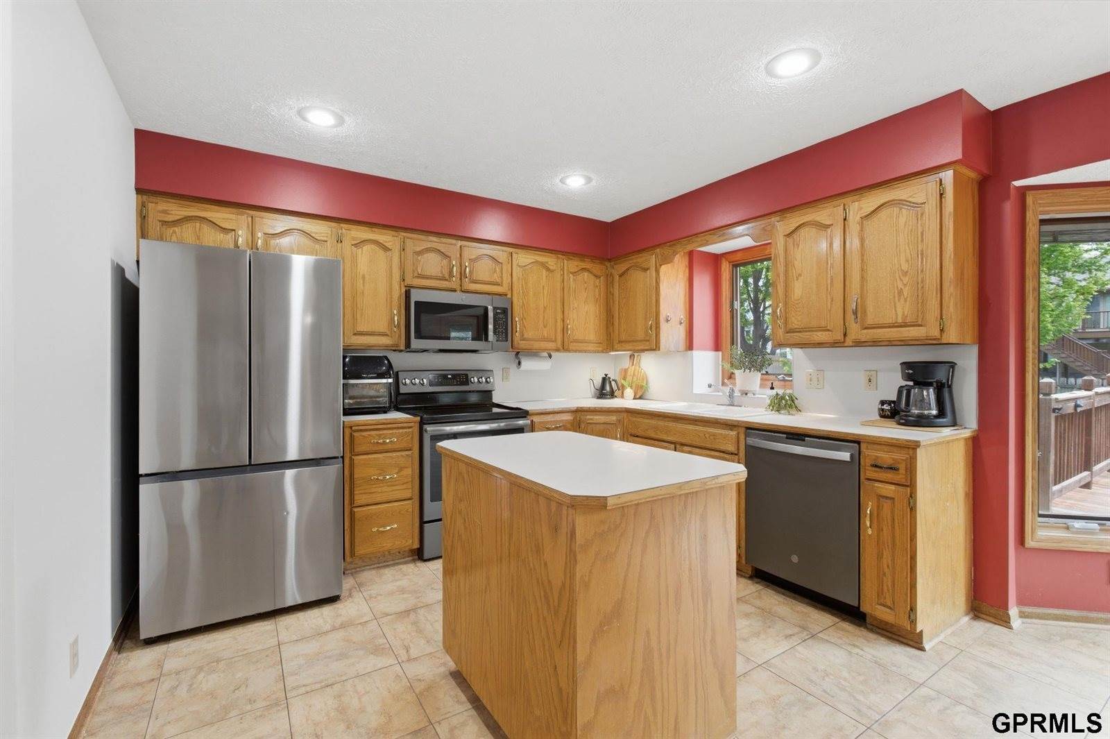 13532 Boyd Street, Omaha, NE 68164