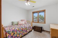 13532 Boyd Street, Omaha, NE 68164