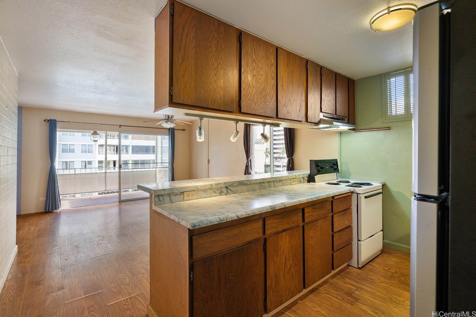 411 Kaiolu Street, Honolulu, HI 96815