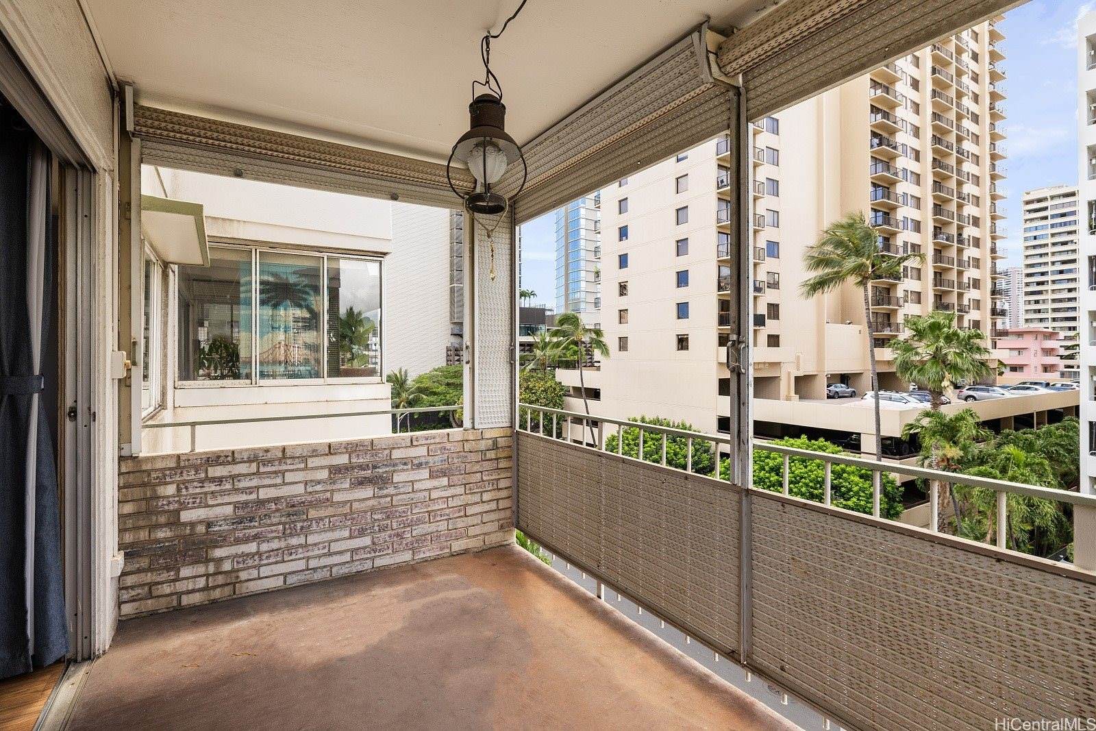 411 Kaiolu Street, Honolulu, HI 96815