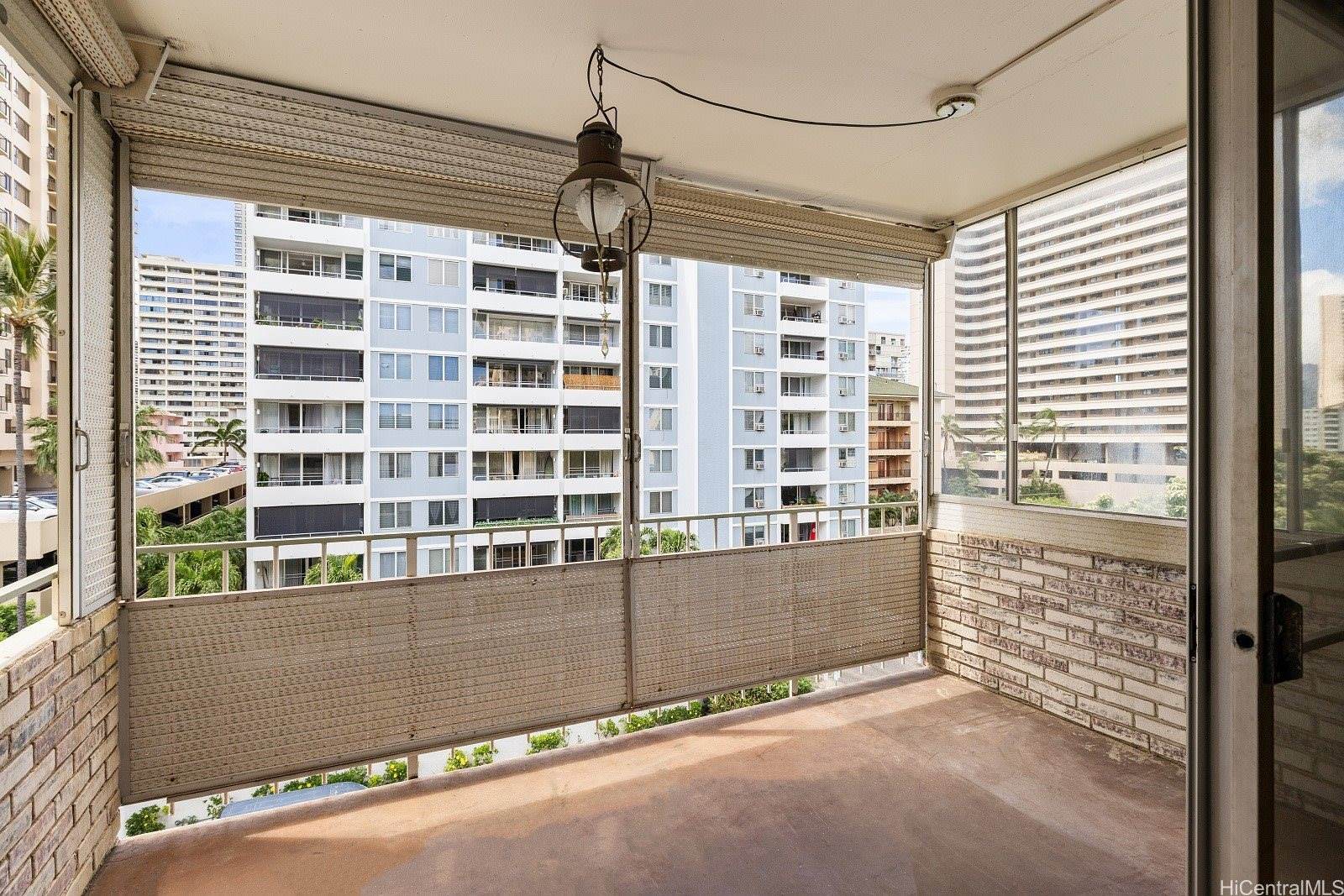 411 Kaiolu Street, Honolulu, HI 96815