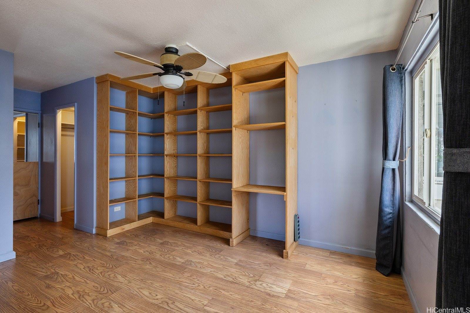 411 Kaiolu Street, Honolulu, HI 96815