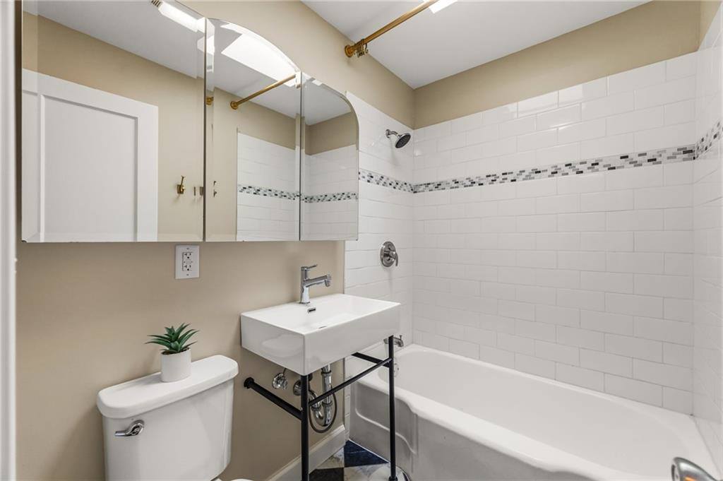 406 West 86th Terrace, Kansas City, MO 64114