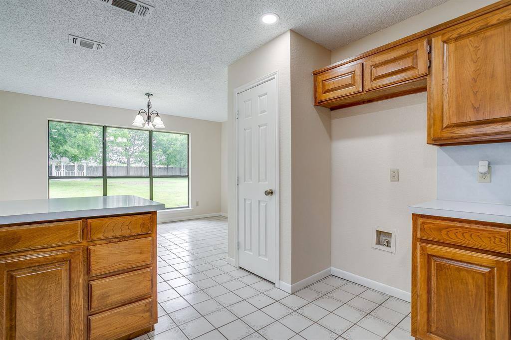 8613 Silver Creek Road, White Settlement, TX 76108