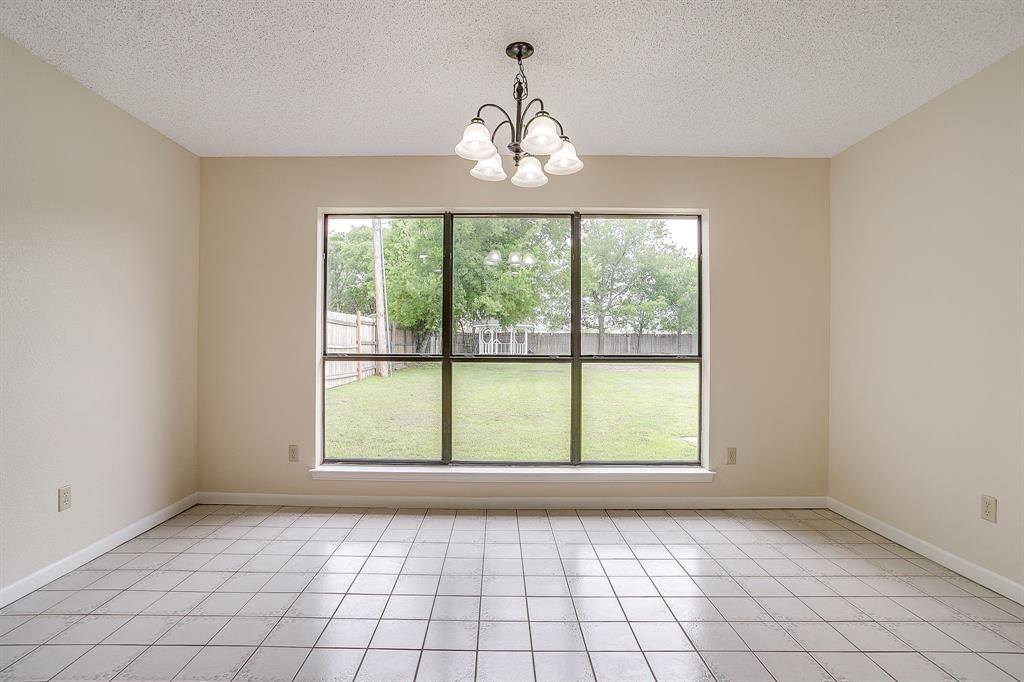 8613 Silver Creek Road, White Settlement, TX 76108
