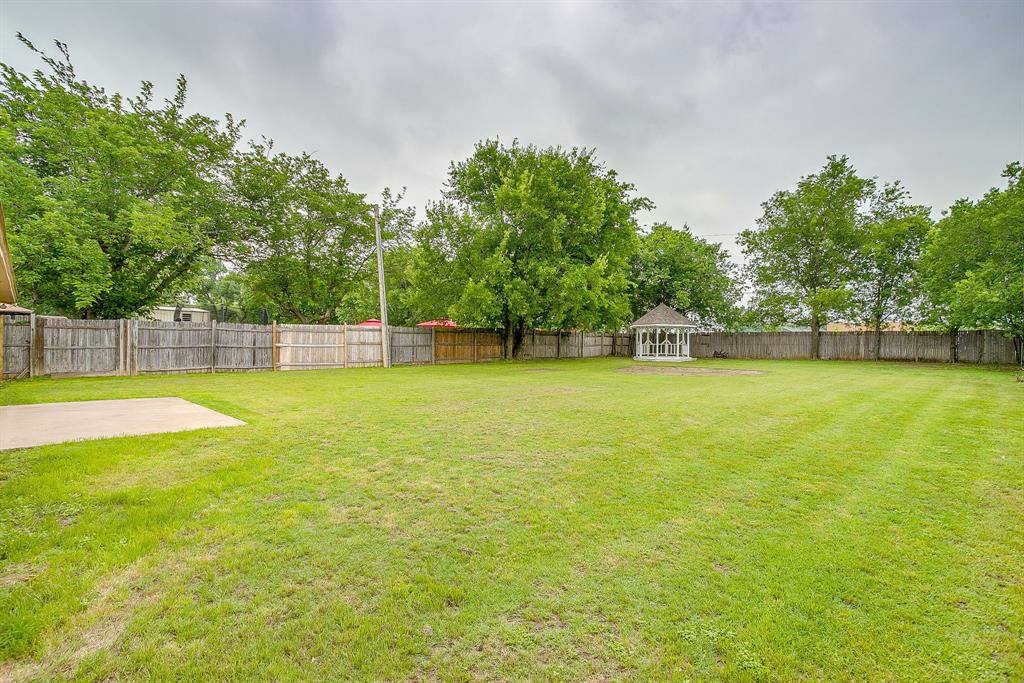 8613 Silver Creek Road, White Settlement, TX 76108
