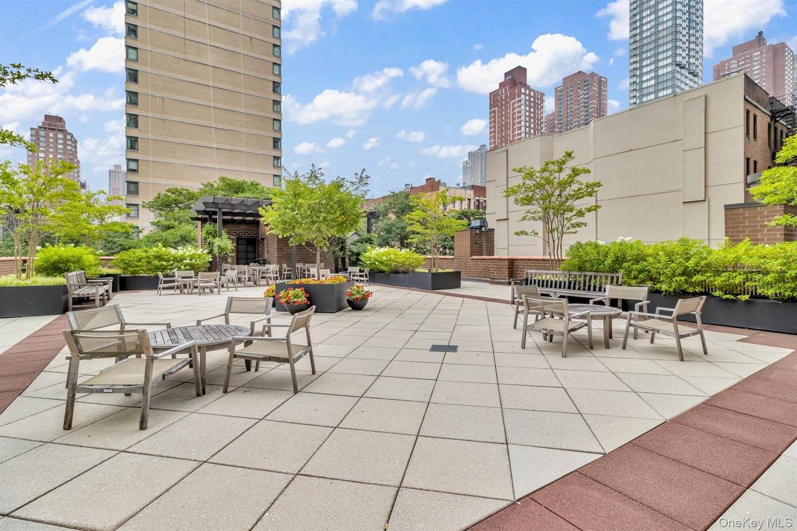 345 East 93rd Street, #4F, New York (Manhattan), NY 10128