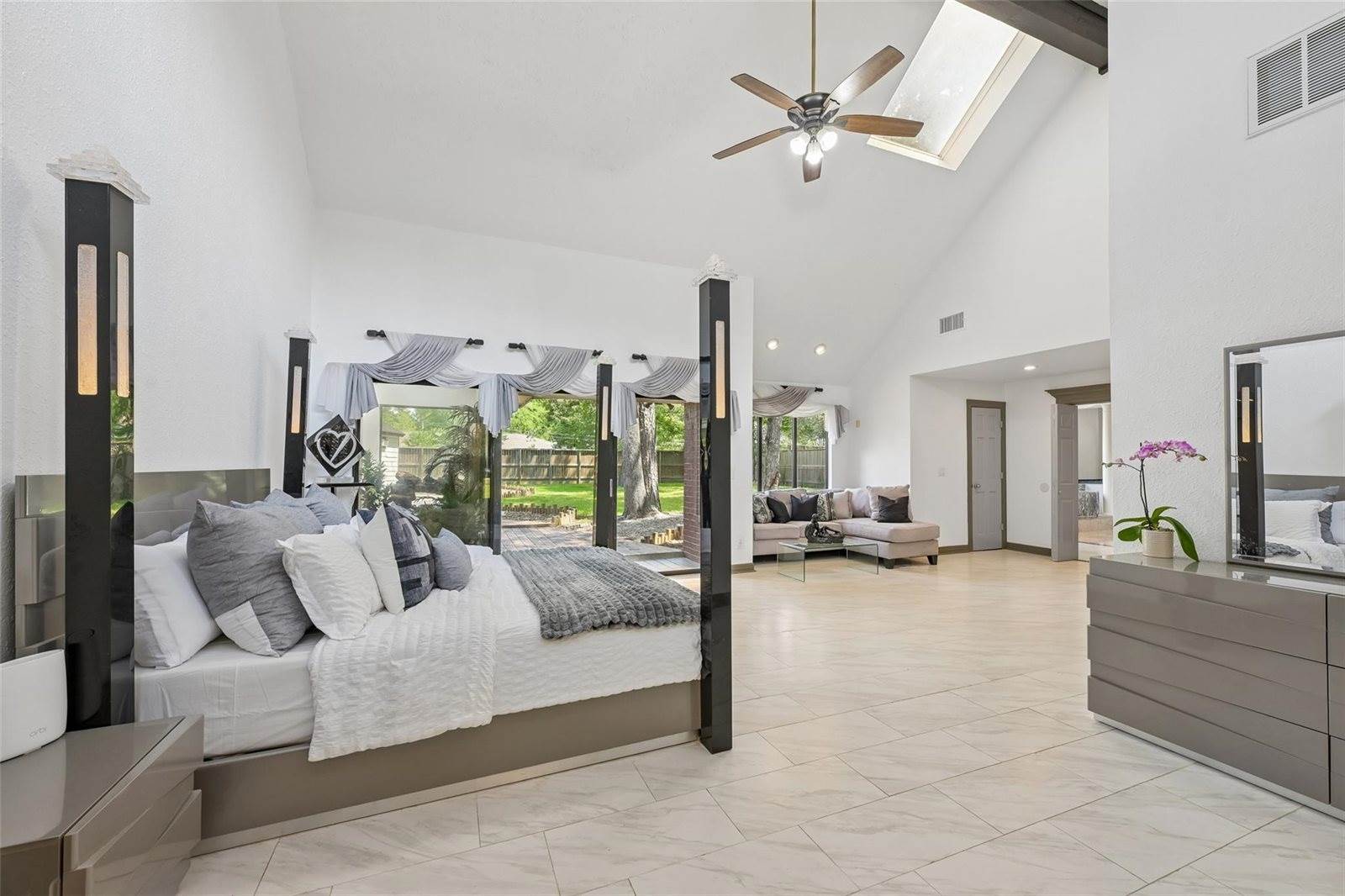 1211 Golden Bear Lane, Kingwood, TX 77339