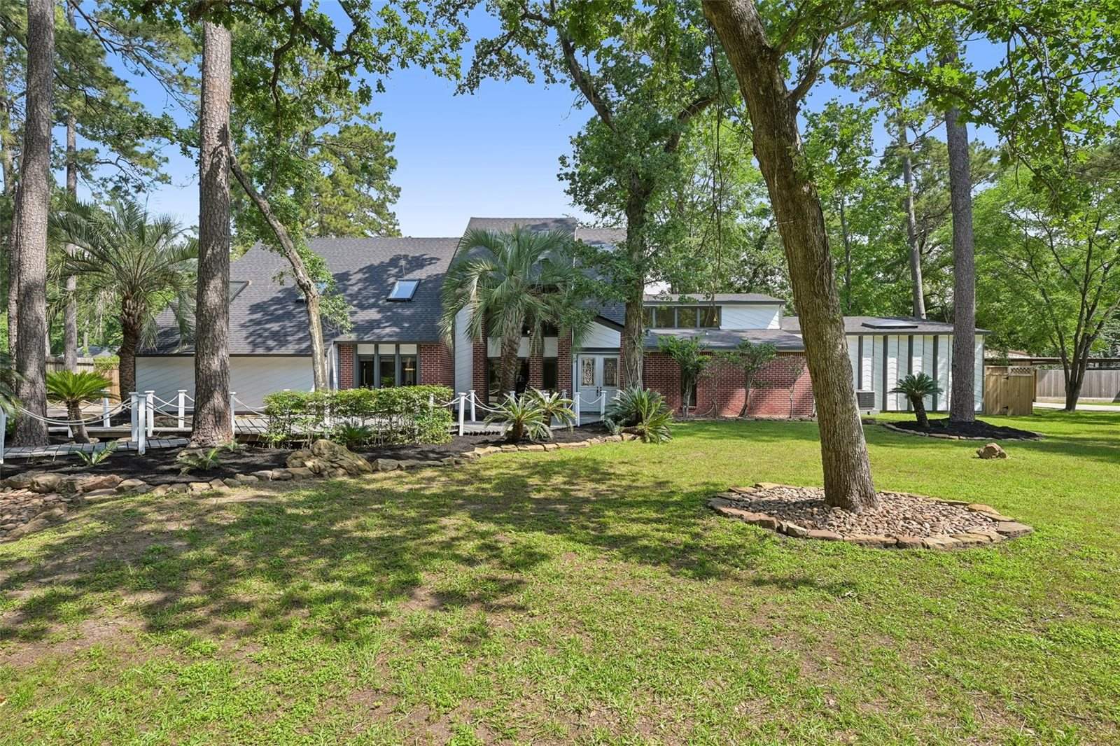 1211 Golden Bear Lane, Kingwood, TX 77339