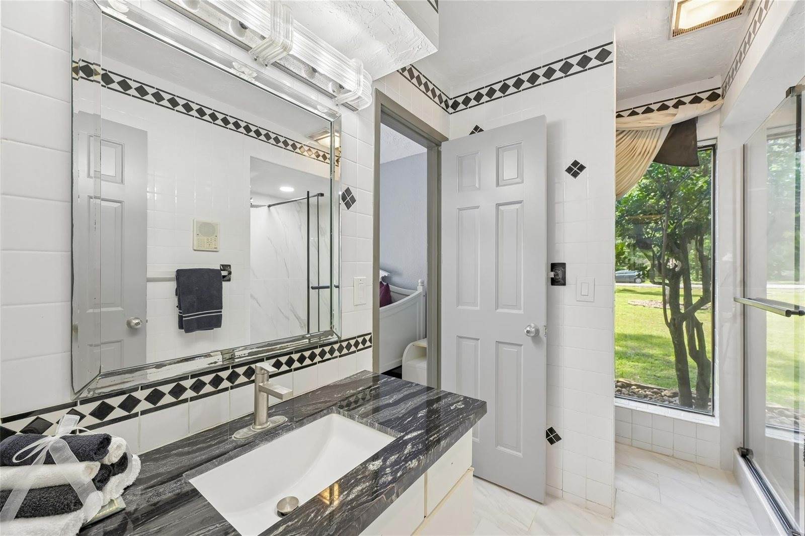 1211 Golden Bear Lane, Kingwood, TX 77339