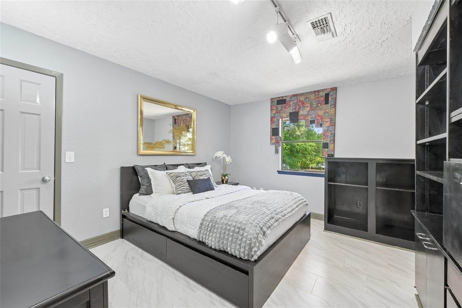 1211 Golden Bear Lane, Kingwood, TX 77339