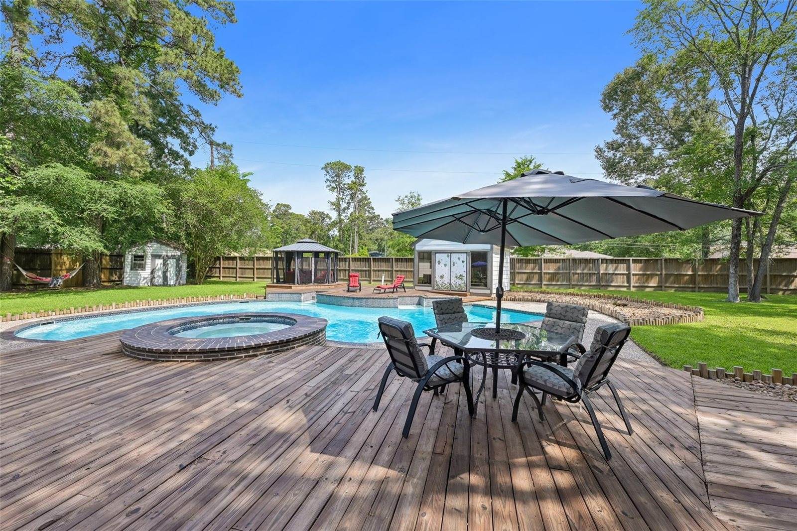 1211 Golden Bear Lane, Kingwood, TX 77339