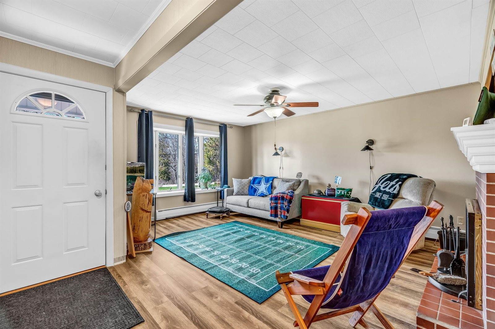 272 Enfield Road, Lincoln, ME 04457