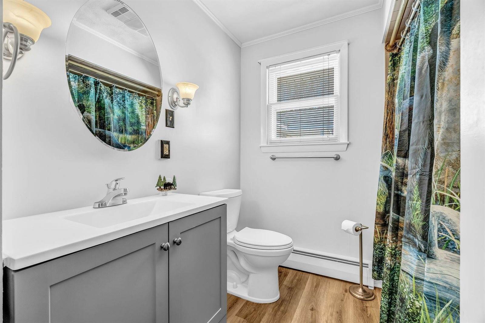 272 Enfield Road, Lincoln, ME 04457