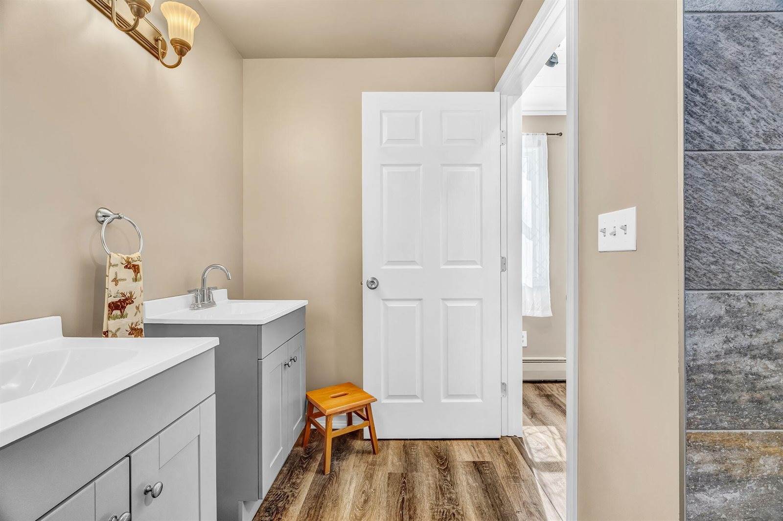 272 Enfield Road, Lincoln, ME 04457
