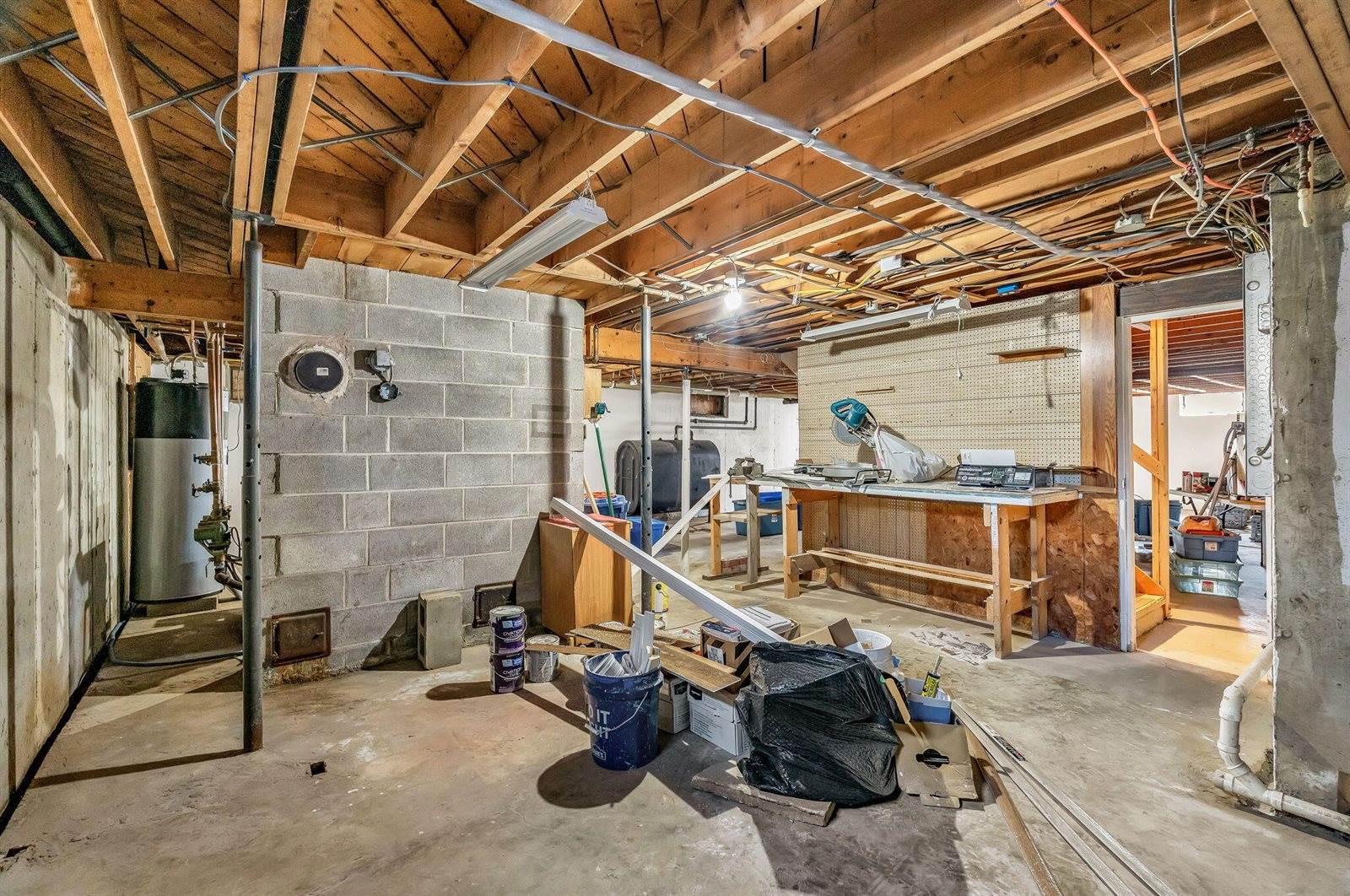 272 Enfield Road, Lincoln, ME 04457