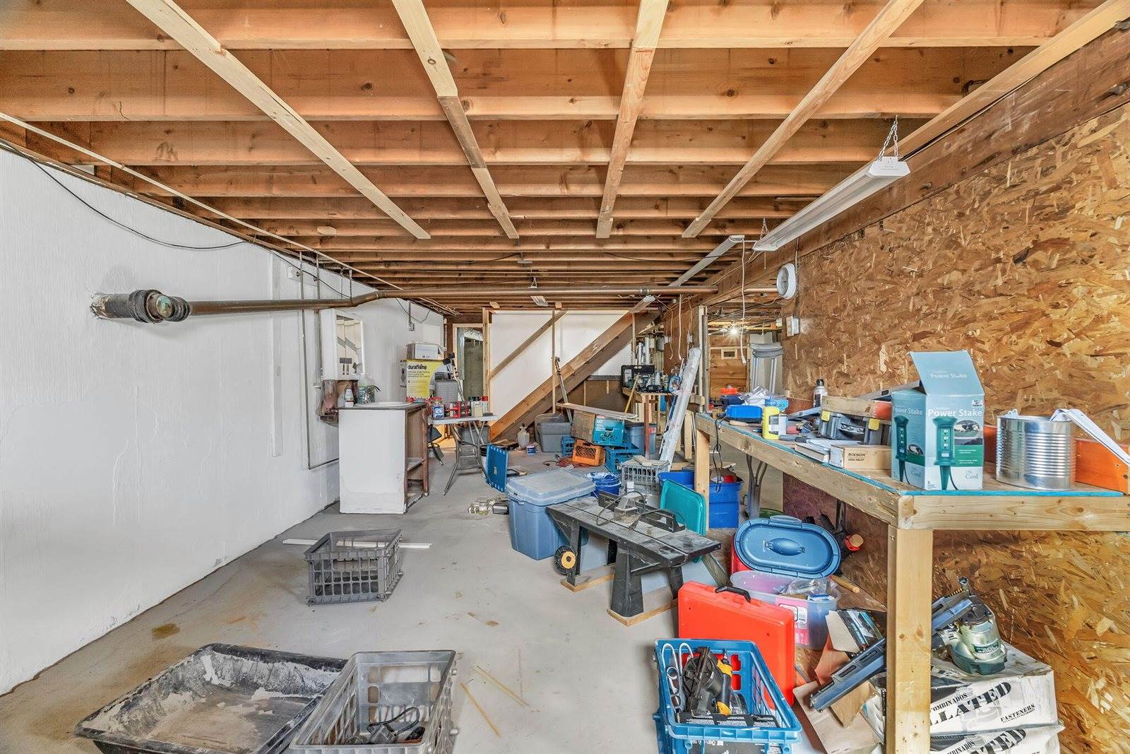272 Enfield Road, Lincoln, ME 04457